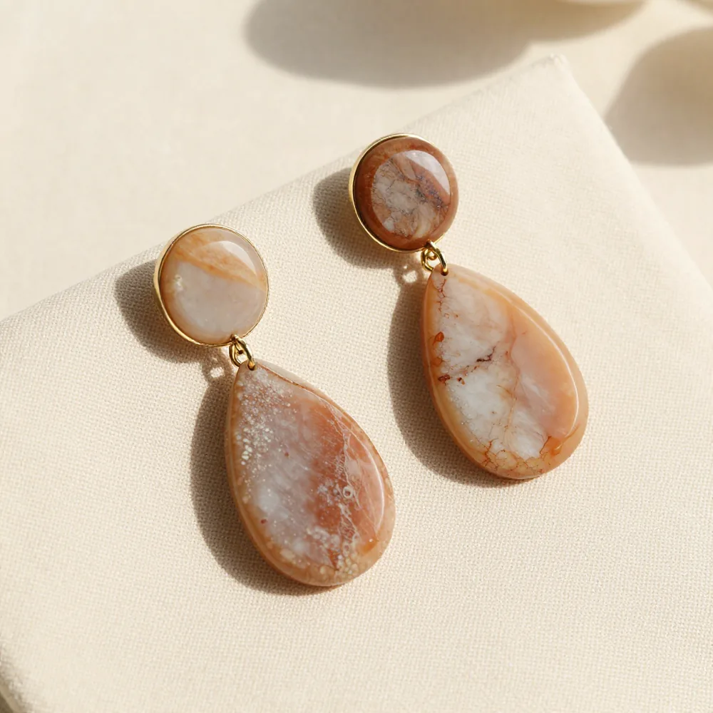 Pendientes grandes con piedras naturales en tonos tierra